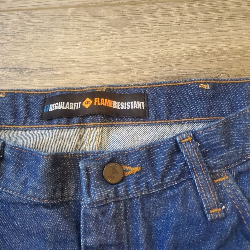 Wrangler Flame Resistant Jeans 32 x 30 - Picture 3 of 5